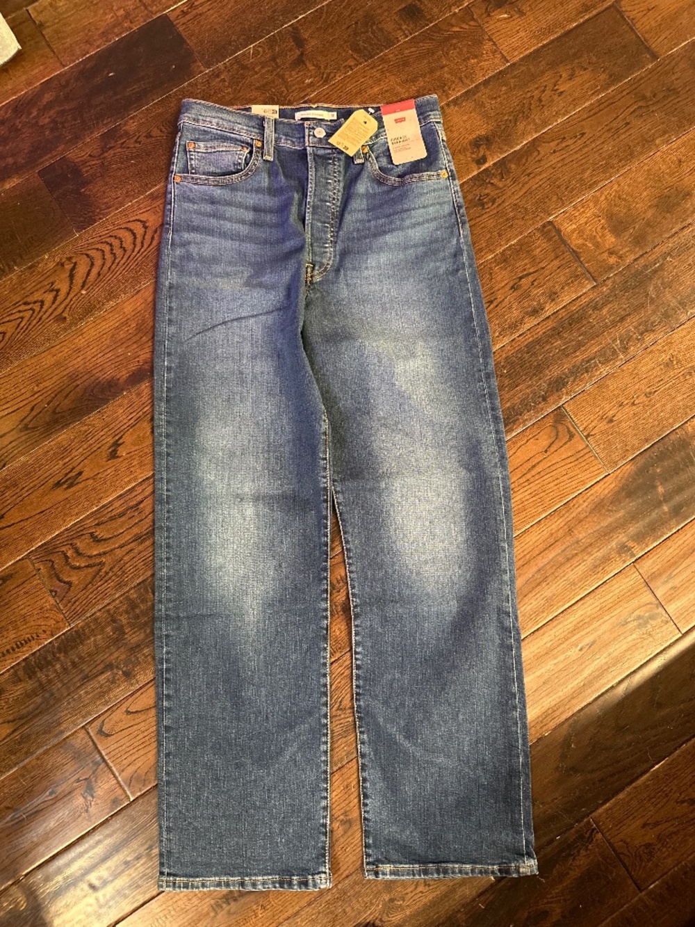 NWT! Levi's - Ribcage Straight Super High Waist Size 31